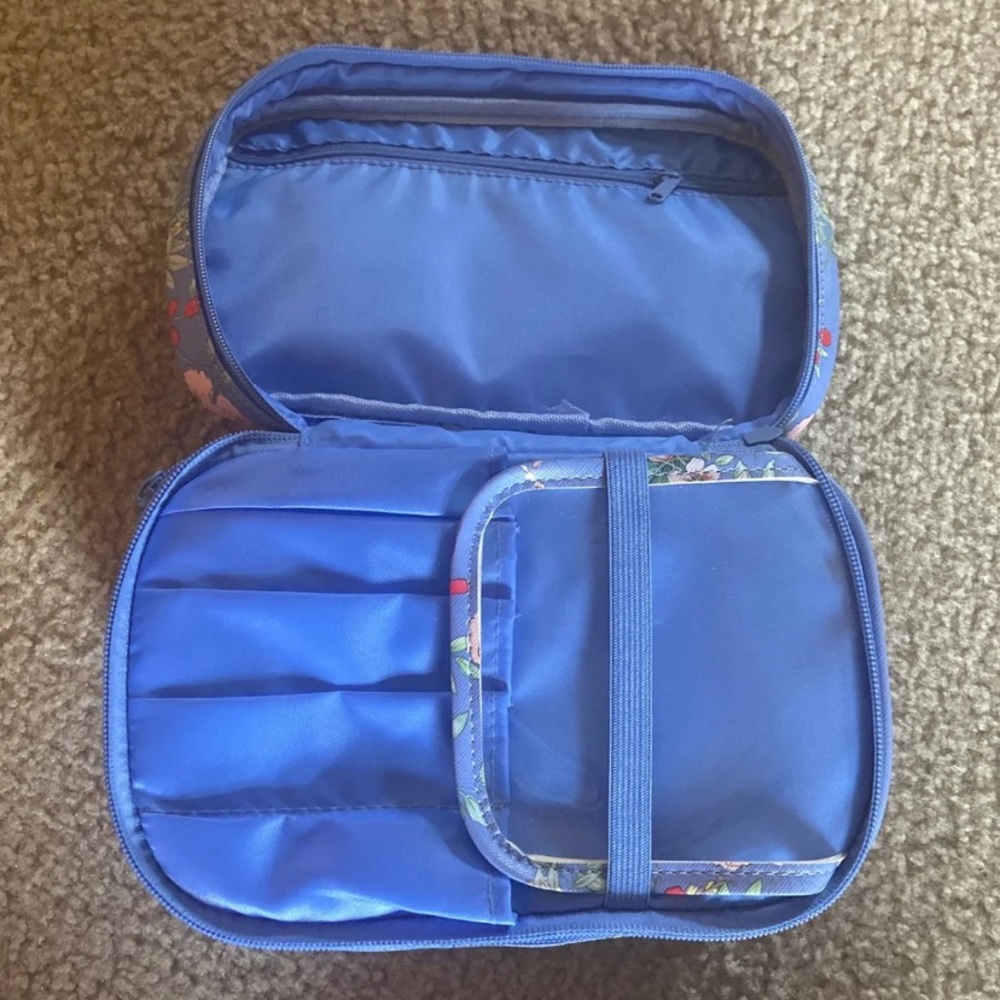 NWOT Yumi Kim Makeup Bag - Picture 4 of 5